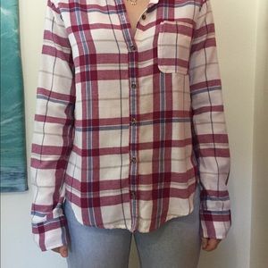 Women’s flannel shirt.